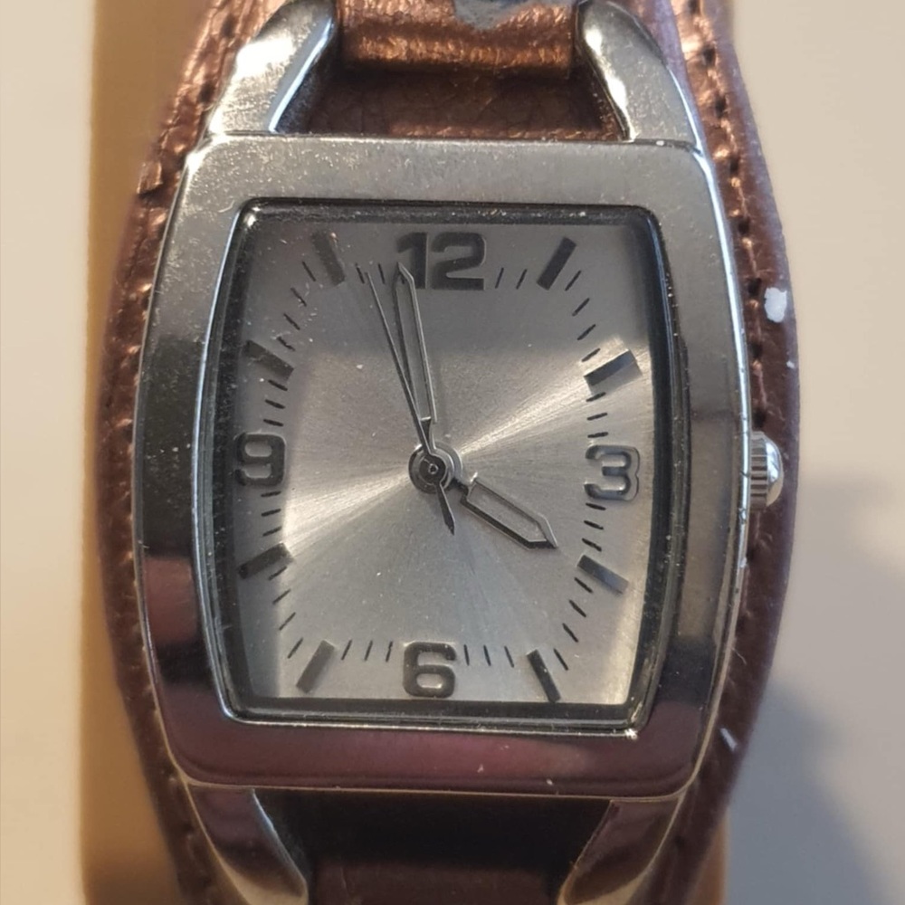 🦋10/$20🦋 Silver/Brown Leather Women's Watch